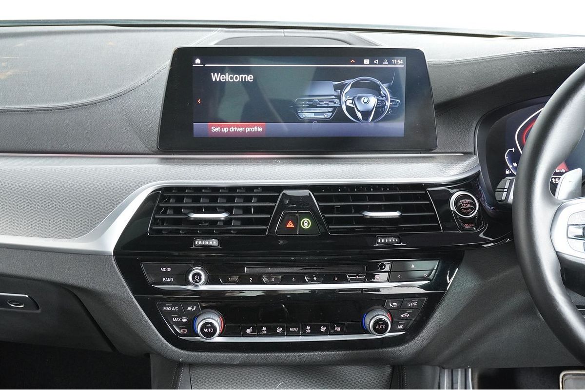 2019 BMW 5 30i M SPORT G30