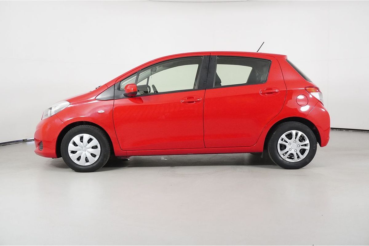 Vehicle photo 4