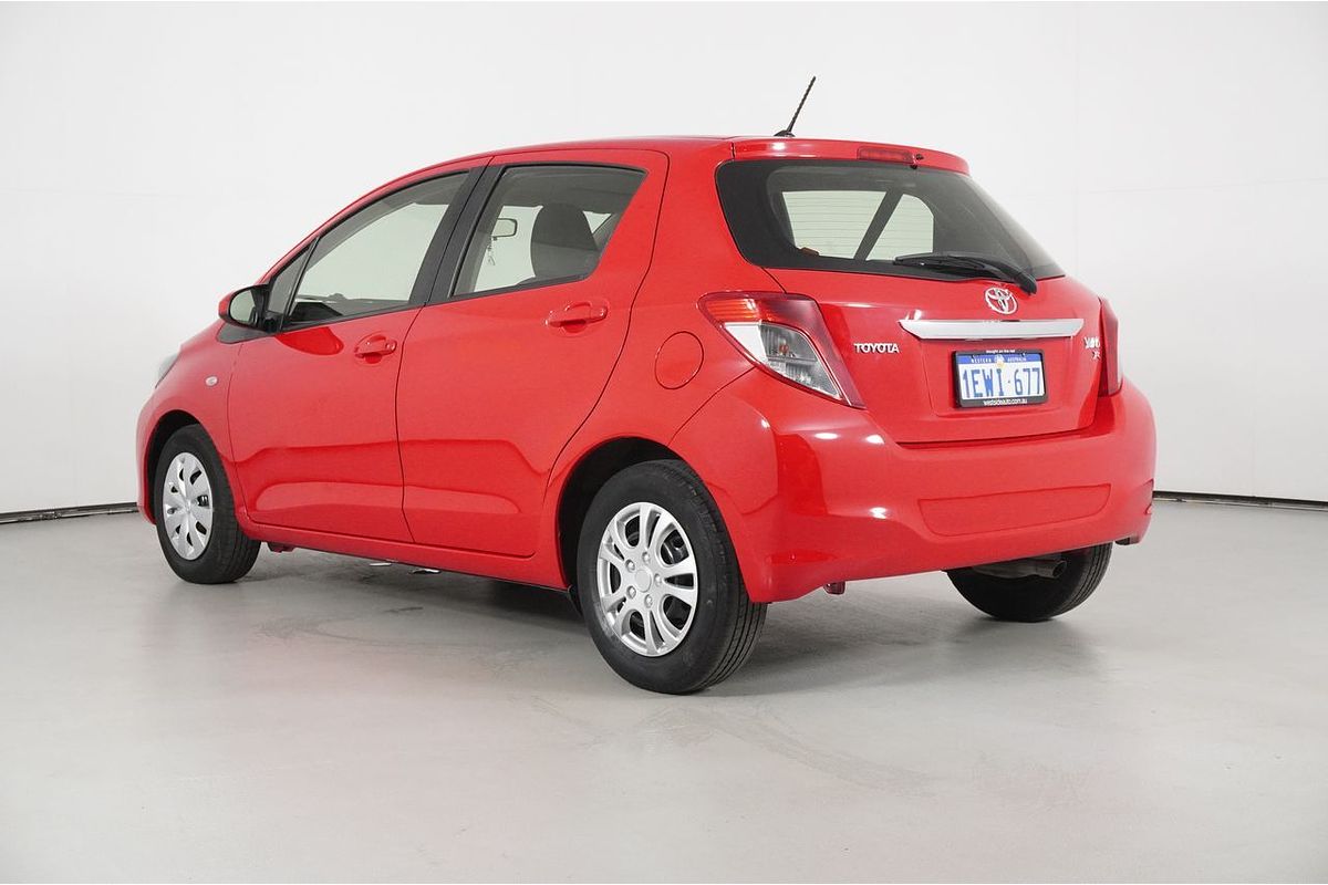 Vehicle photo 5