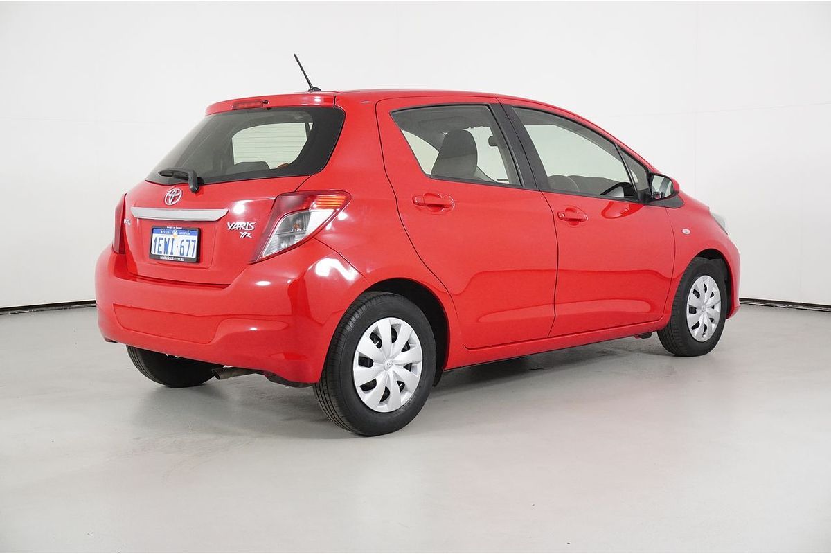Vehicle photo 7