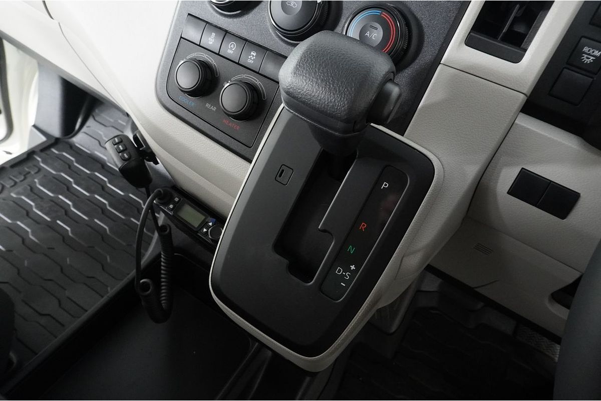 2023 Toyota Hiace SLWB COMMUTER (12 SEATS) GDH322R