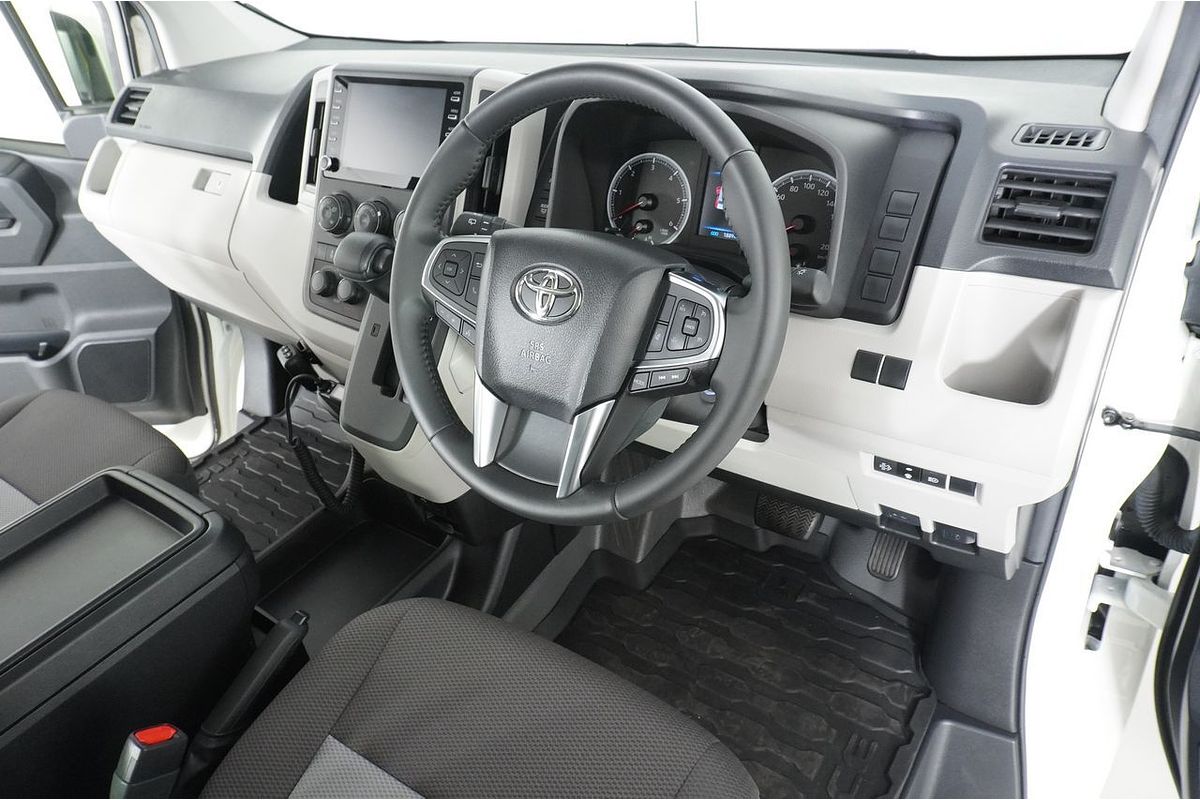 2023 Toyota HIACE SLWB COMMUTER (12 SEATS) GDH322R