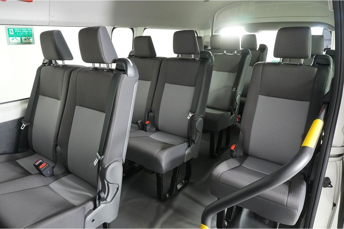2023 Toyota HIACE SLWB COMMUTER (12 SEATS) GDH322R