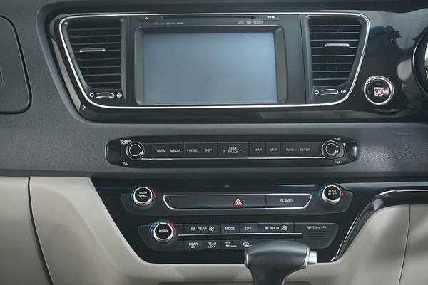 2017 Kia Carnival Platinum YP