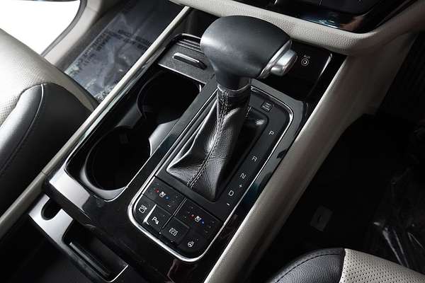2017 Kia Carnival Platinum YP