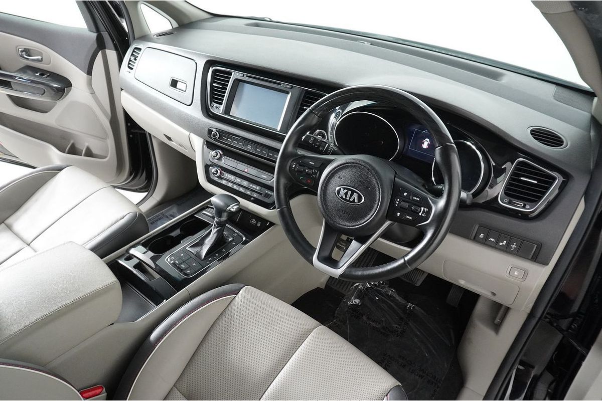 2017 Kia Carnival Platinum YP