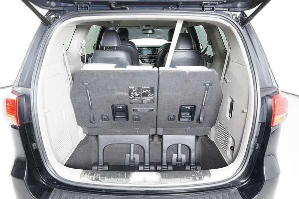 2017 Kia Carnival Platinum YP