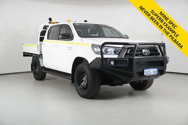 2023 Toyota HILUX SR (4x4) STEEL WHEELS GUN126R 4X4