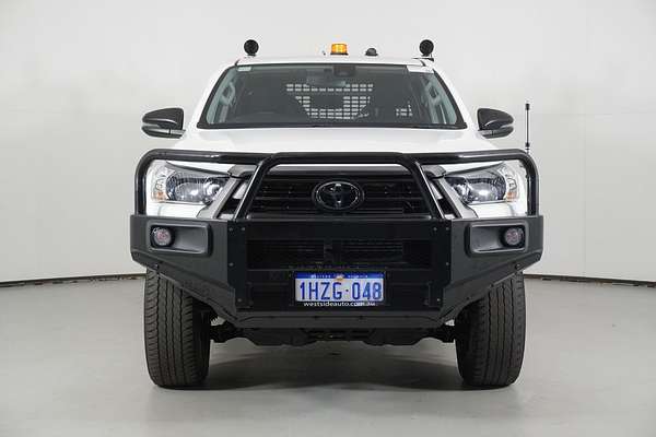 2023 Toyota HILUX SR (4x4) STEEL WHEELS GUN126R 4X4