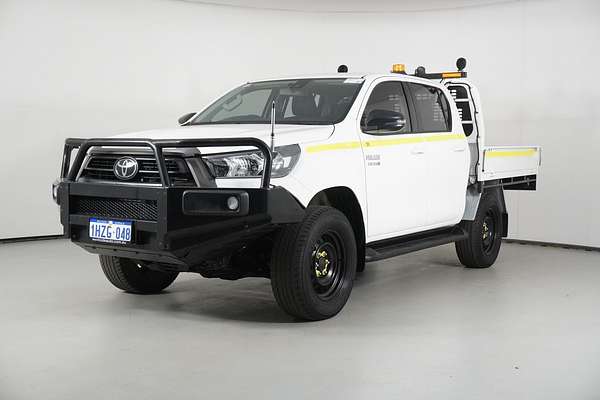 2023 Toyota HILUX SR (4x4) STEEL WHEELS GUN126R 4X4