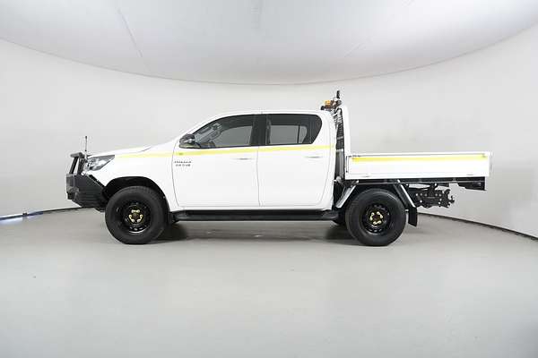 2023 Toyota HILUX SR (4x4) STEEL WHEELS GUN126R 4X4