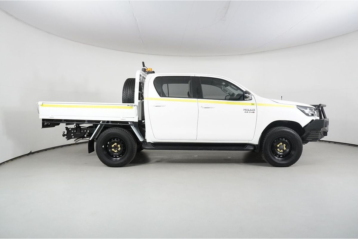 2023 Toyota HILUX SR (4x4) STEEL WHEELS GUN126R 4X4