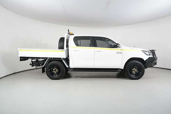 2023 Toyota HILUX SR (4x4) STEEL WHEELS GUN126R 4X4