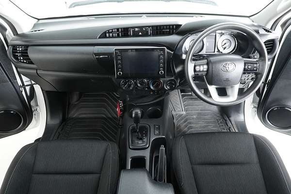2023 Toyota HILUX SR (4x4) STEEL WHEELS GUN126R 4X4