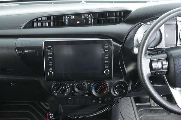 2023 Toyota HILUX SR (4x4) STEEL WHEELS GUN126R 4X4