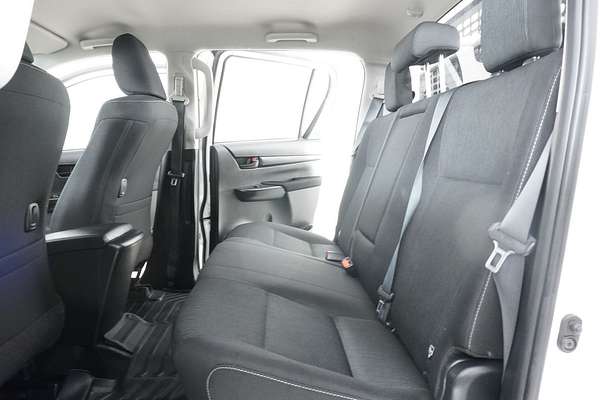 2023 Toyota HILUX SR (4x4) STEEL WHEELS GUN126R 4X4