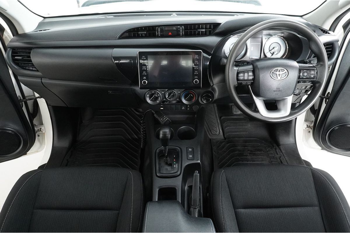 2021 Toyota HILUX SR (4x4) GUN126R FACELIFT 4X4
