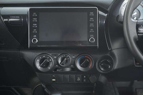 2021 Toyota HILUX SR (4x4) GUN126R FACELIFT 4X4