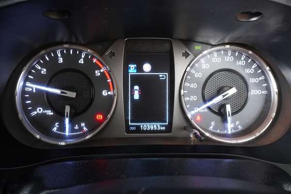 2021 Toyota HILUX SR (4x4) GUN126R FACELIFT 4X4