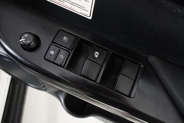 2021 Toyota HILUX SR (4x4) GUN126R FACELIFT 4X4