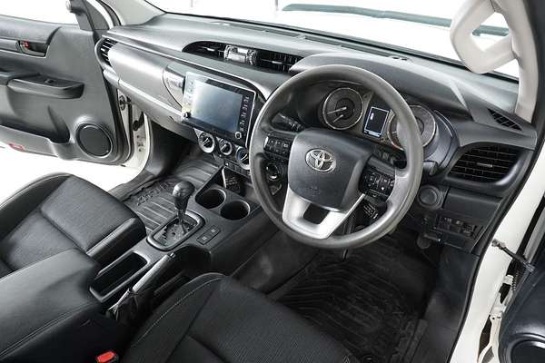 2021 Toyota HILUX SR (4x4) GUN126R FACELIFT 4X4