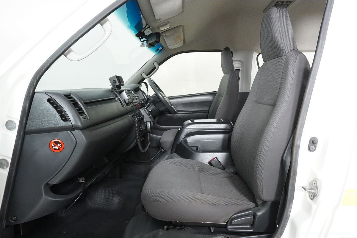 2016 Toyota Hiace Commuter KDH223R