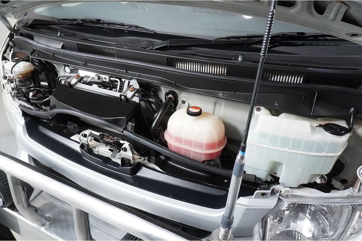 2016 Toyota Hiace Commuter KDH223R