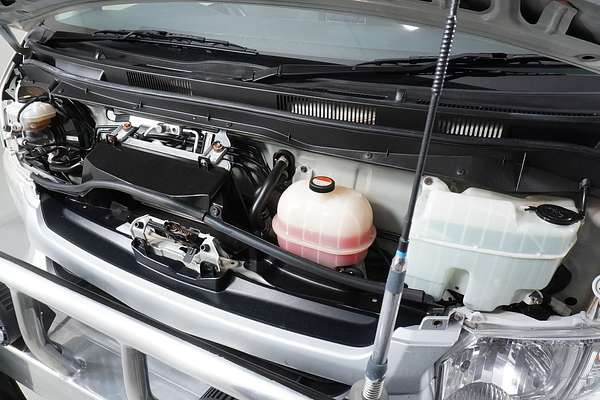 2016 Toyota Hiace Commuter KDH223R