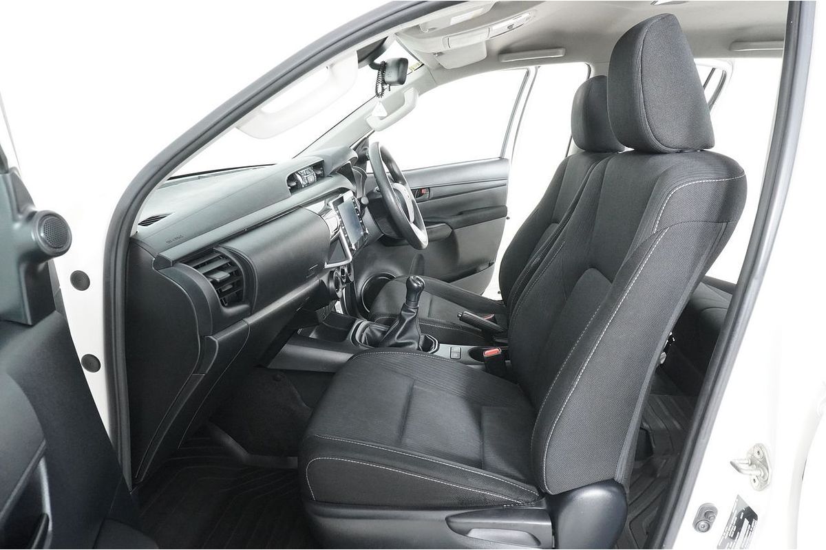 2020 Toyota HILUX SR HI-RIDER GUN136R FACELIFT REAR WHEEL DRIVE