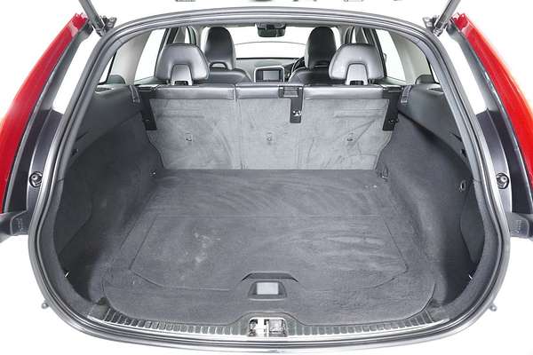 2016 Volvo XC60 T5 Luxury
