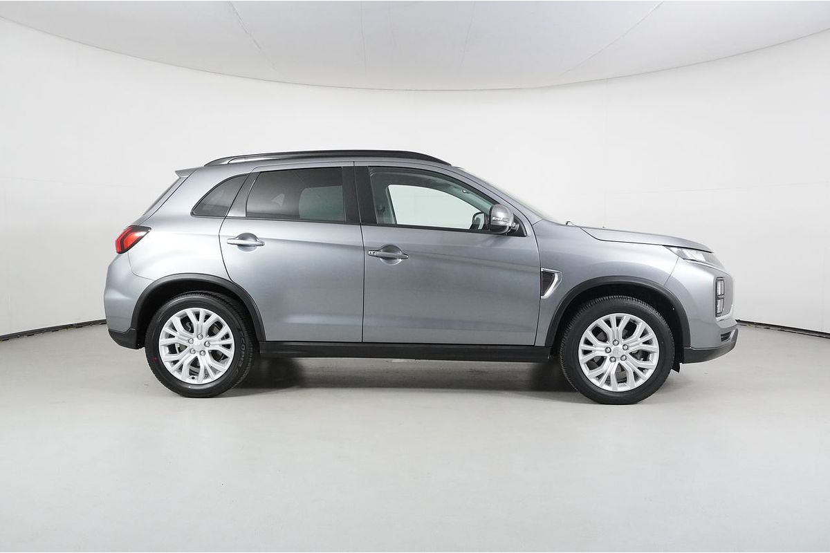 Vehicle photo 8