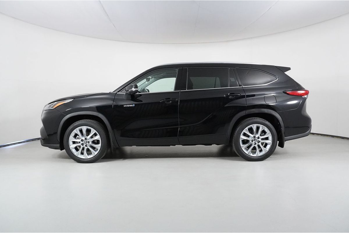 2022 Toyota KLUGER GRANDE HYBRID AWD AXUH78R