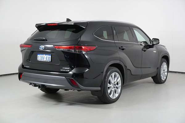 2022 Toyota KLUGER GRANDE HYBRID AWD AXUH78R