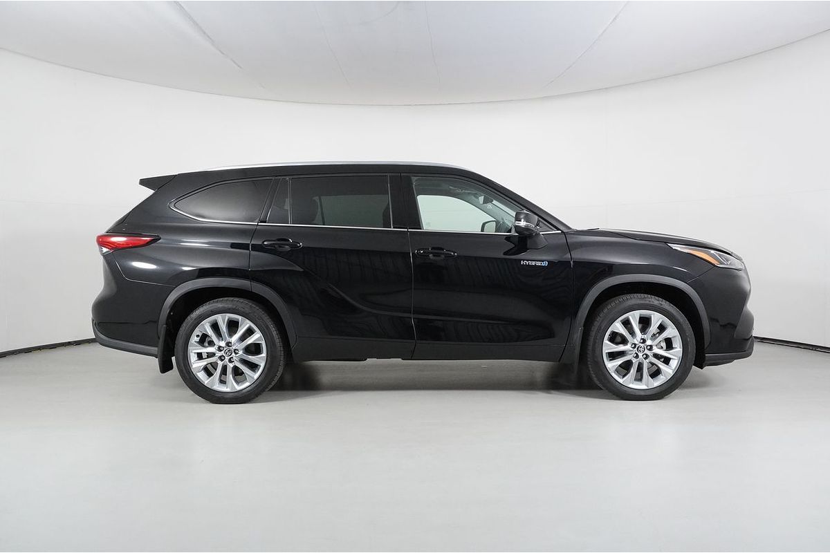 2022 Toyota KLUGER GRANDE HYBRID AWD AXUH78R