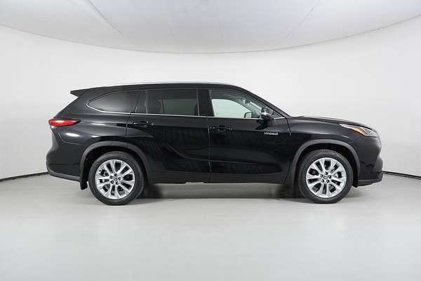 2022 Toyota KLUGER GRANDE HYBRID AWD AXUH78R