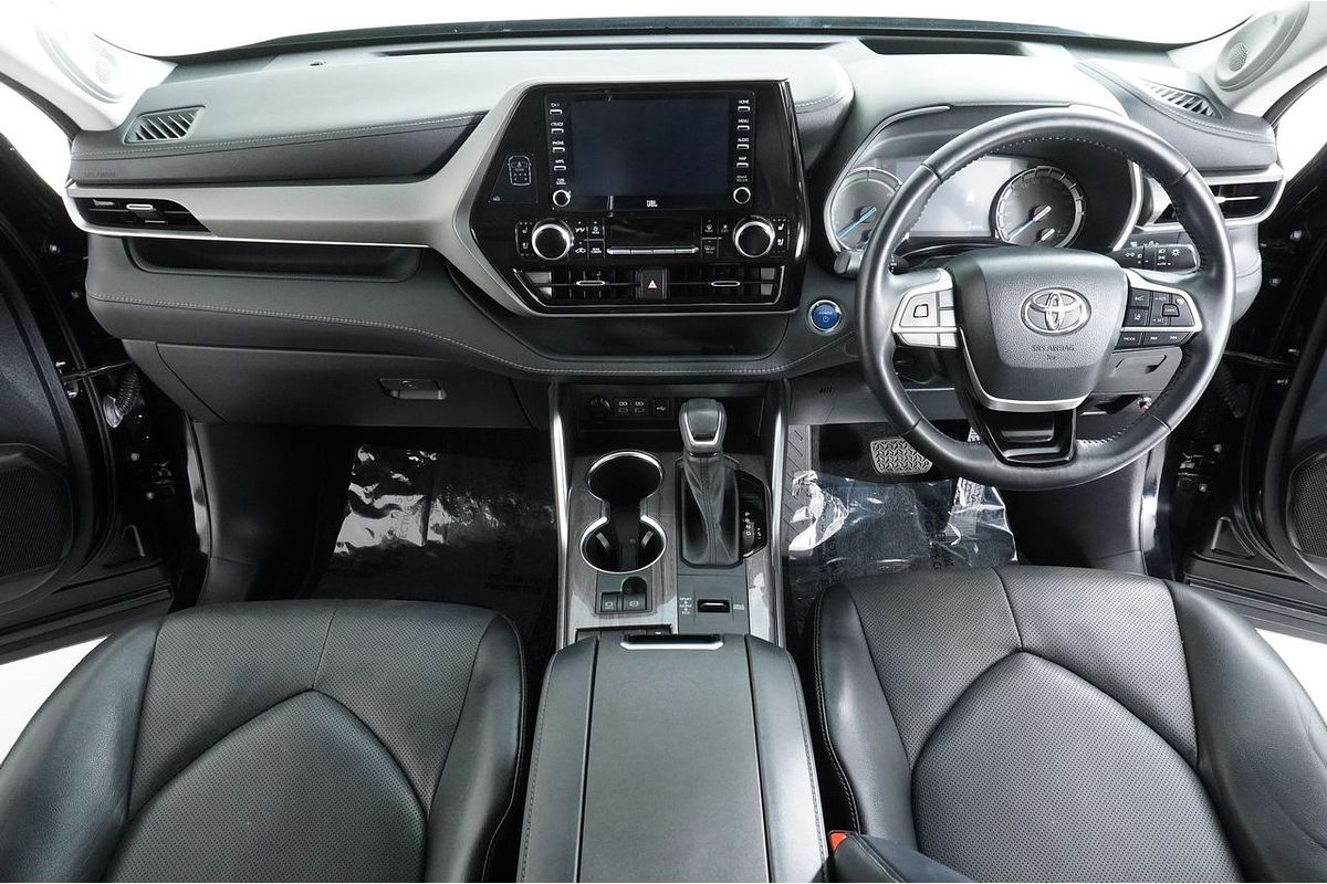 2022 Toyota KLUGER GRANDE HYBRID AWD AXUH78R