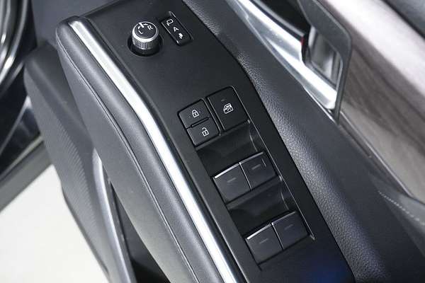 2022 Toyota KLUGER GRANDE HYBRID AWD AXUH78R