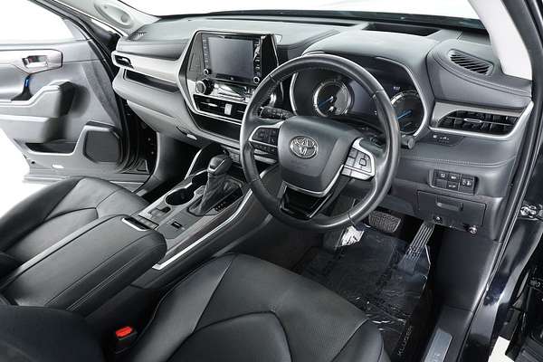 2022 Toyota KLUGER GRANDE HYBRID AWD AXUH78R