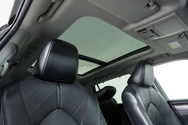 2022 Toyota KLUGER GRANDE HYBRID AWD AXUH78R