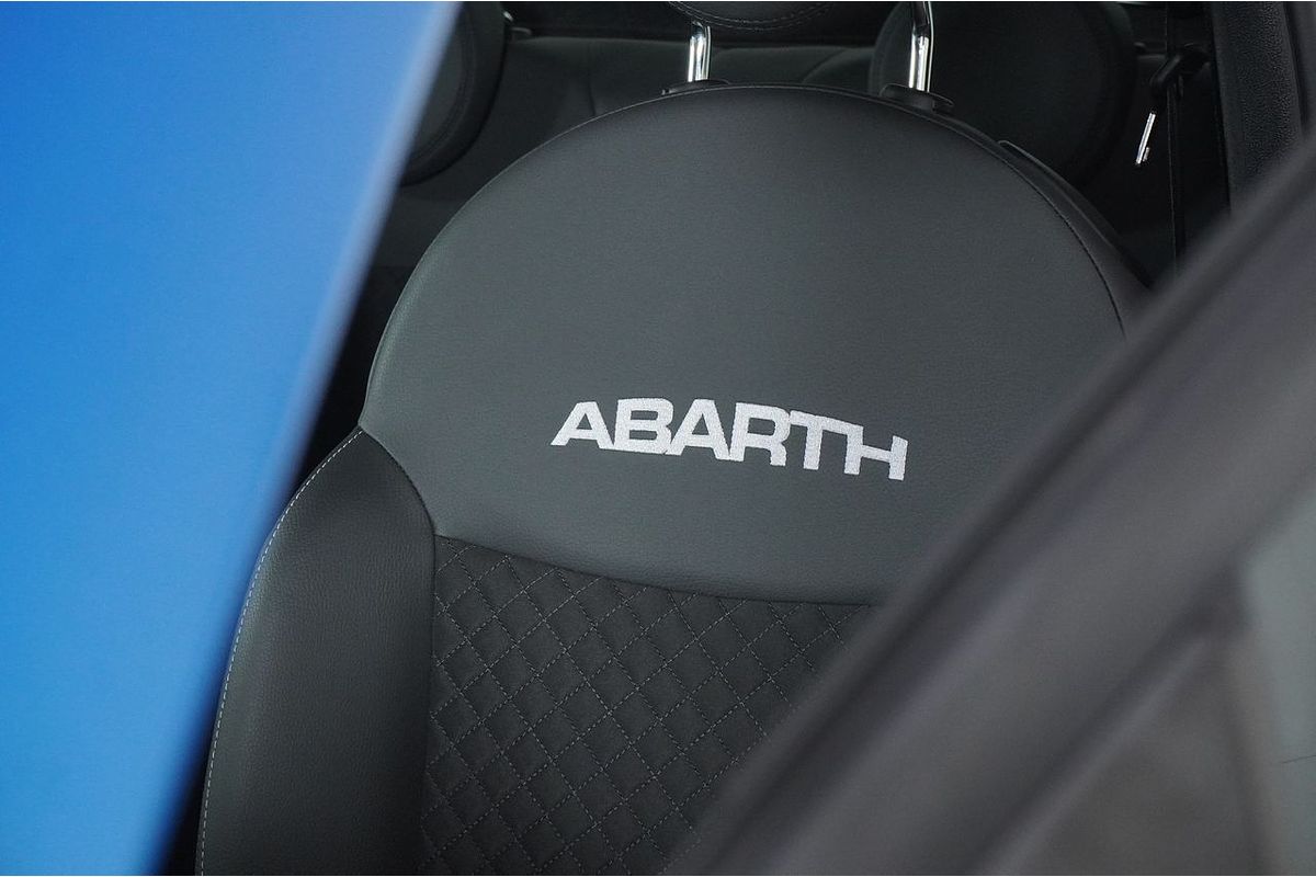 2023 Abarth 695 COMPETIZIONE SERIES 10