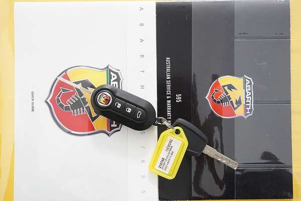 2023 Abarth 695 COMPETIZIONE SERIES 10