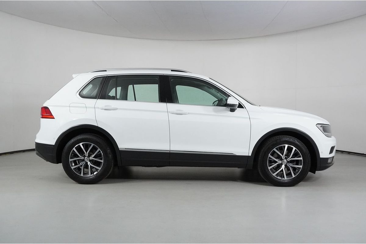 2017 Volkswagen Tiguan 110 TSI COMFORTLINE 5NA