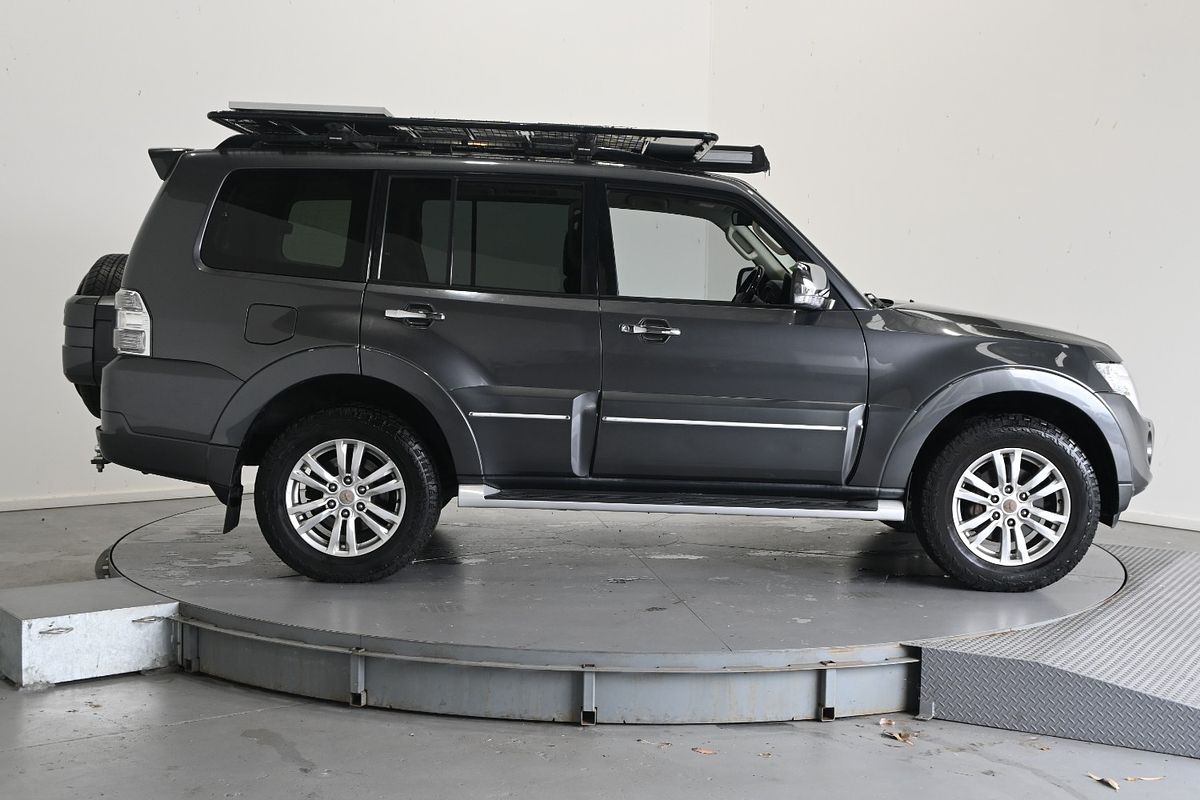 2014 Mitsubishi Pajero Exceed NW