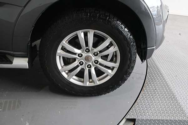 2014 Mitsubishi Pajero Exceed NW