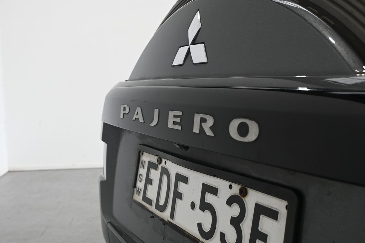 2014 Mitsubishi Pajero Exceed NW