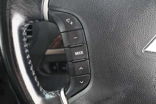2014 Mitsubishi Pajero Exceed NW