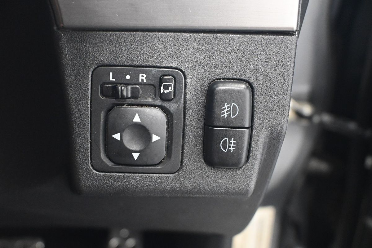 2014 Mitsubishi Pajero Exceed NW