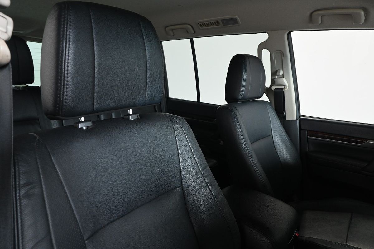 2014 Mitsubishi Pajero Exceed NW