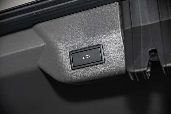2025 Volkswagen Multivan TDI360 Life T7 SWB