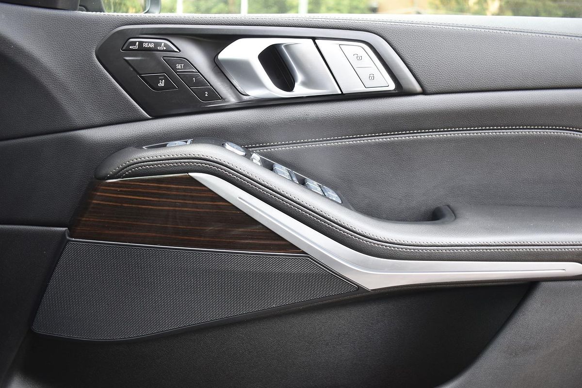 2021 BMW X7 xDrive30d G07